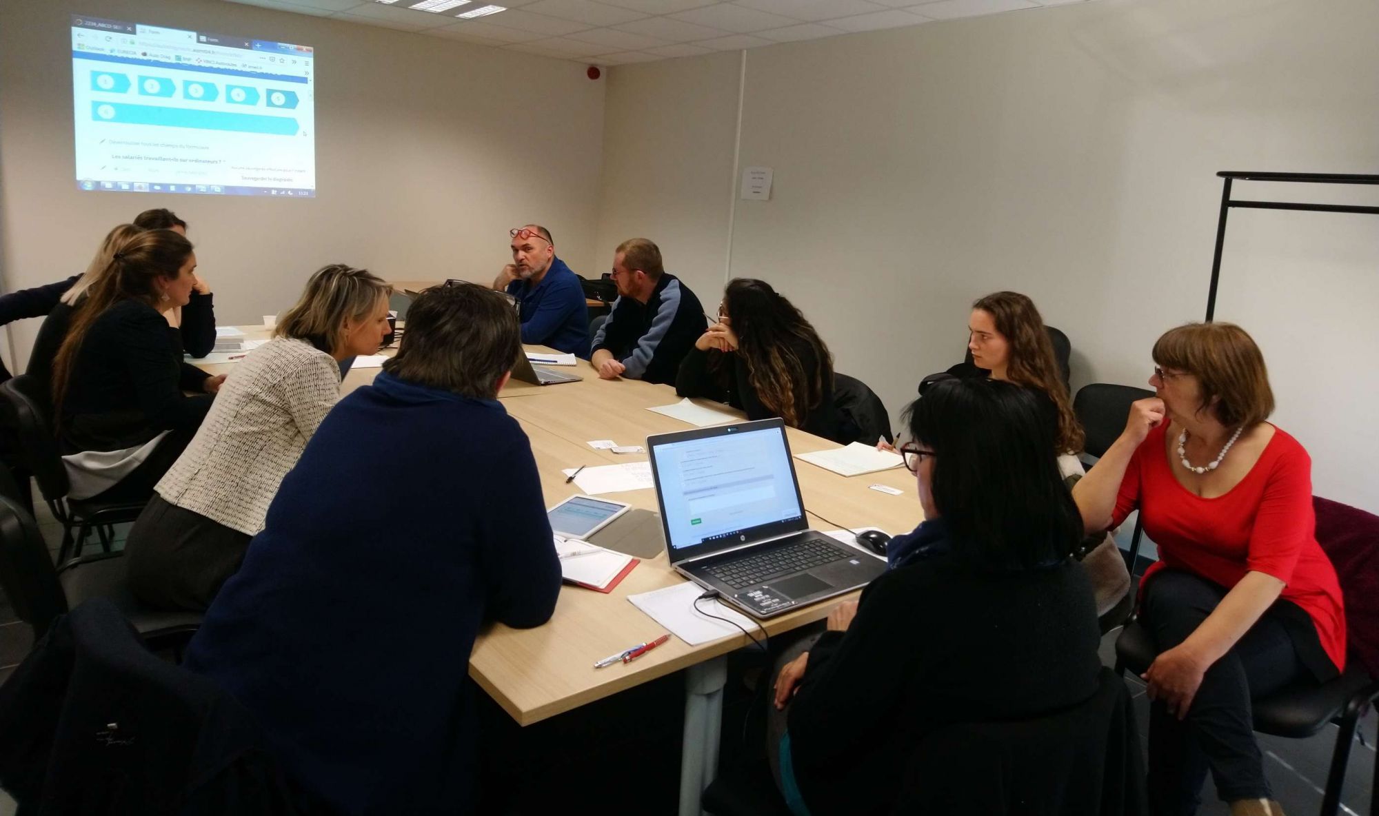 Des dirigeants formés à l'auto-évaluation des risques professionnels en entreprise avec l'AISMT 04