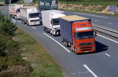 camions transport routier de marchandises